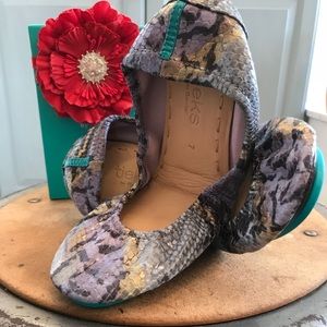 TIEKS Lavender Snake, size 7 $270 OBO